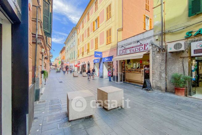 Appartamento in residenziale in Via Ramiro Ginocchio 6