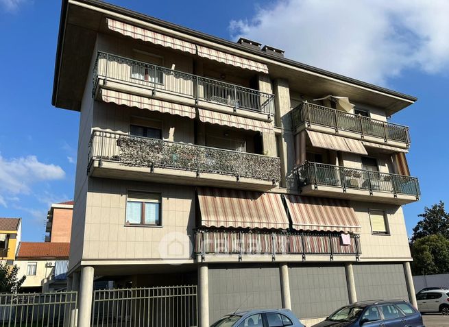 Appartamento in residenziale in Via Giuseppe Massari 264