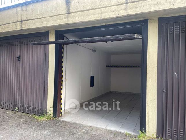 Box/posto auto in residenziale in Via Palmanova 7