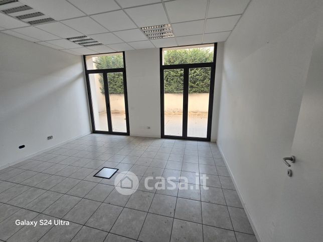 Ufficio in commerciale in Viale Alcide De Gasperi
