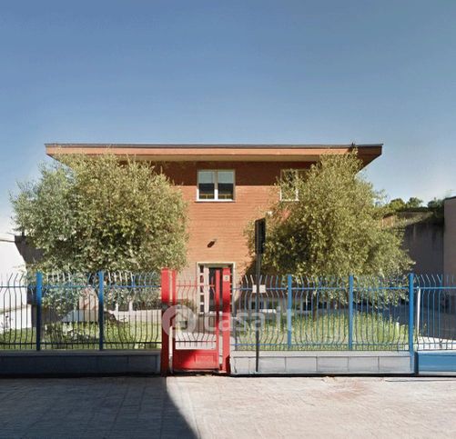 Capannone in commerciale in Via Gattinara 3.
