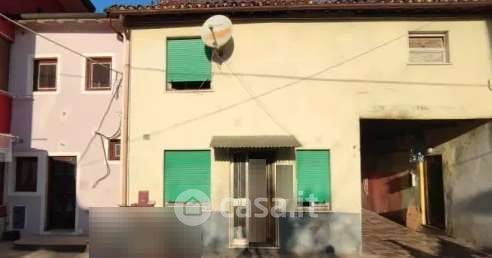 Casa bi/trifamiliare in residenziale in Via Valloscura