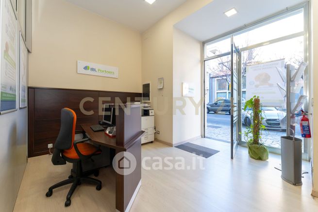 Negozio/locale commerciale in commerciale in Corso delle Province 23