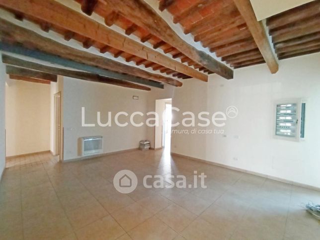 Ufficio in commerciale in Via Lombarda Lammari