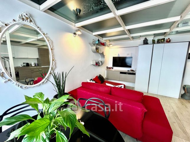 Loft in residenziale in Via Monte Nevoso 8