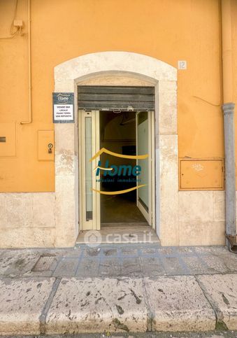 Negozio/locale commerciale in commerciale in Via Garofalo 12