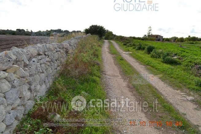 Terreno agricolo in commerciale in 