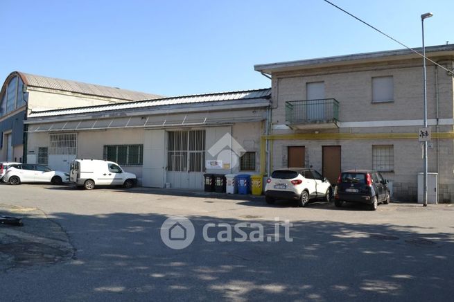 Capannone in commerciale in Via Canova 7