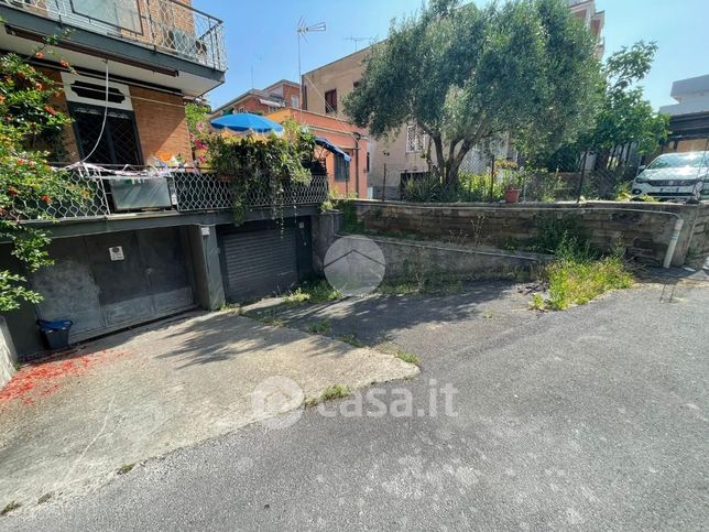 Box/posto auto in residenziale in Via Emilio Gallori 9