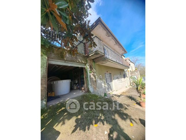 Villa in residenziale in Via Caudina