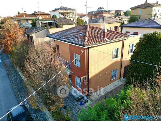 Casa indipendente in residenziale in Via Magenta 12