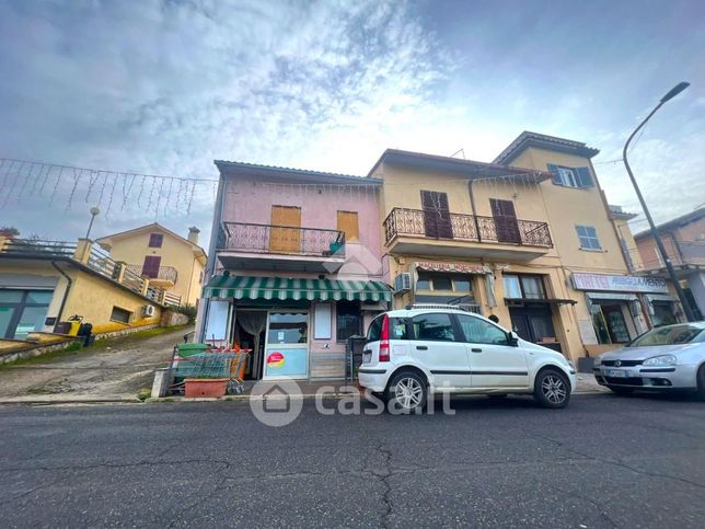 Garage/posto auto in residenziale in Via Roma