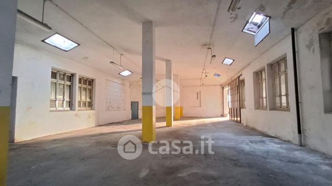 Capannone in commerciale in Via M. Caudana 35