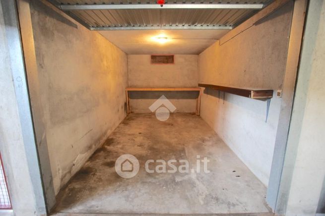 Garage/posto auto in residenziale in Via Bertairone 45