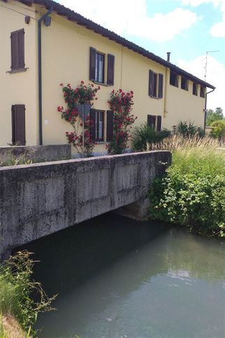 Casa indipendente in residenziale in 