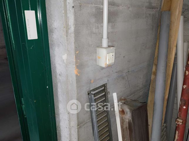 Box/posto auto in residenziale in Via della Stazione 11 /27