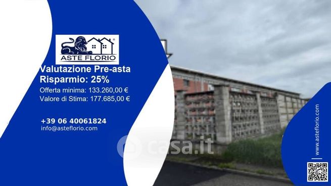 Capannone in commerciale in Via Cavalieri del Lavoro