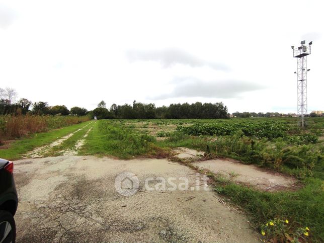 Terreno agricolo in commerciale in Viale Partigiani