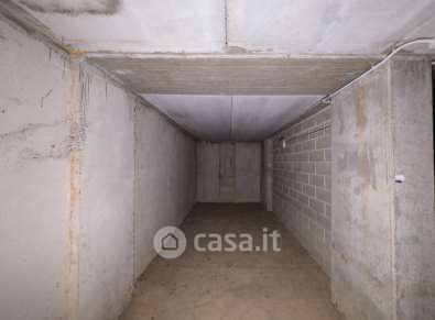 Box/posto auto in residenziale in Via Dante Alighieri