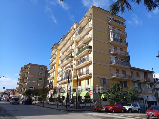 Appartamento in residenziale in Via Adriana 31
