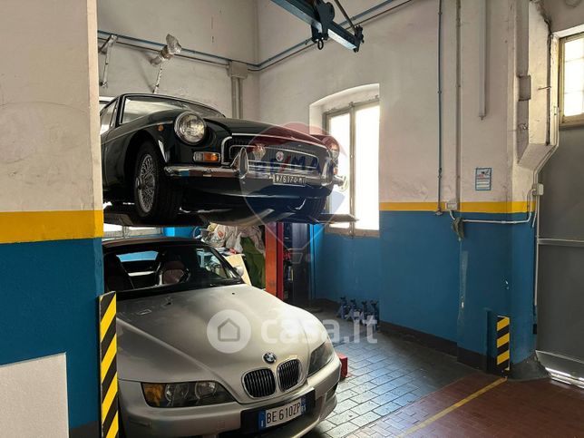 Garage/posto auto in residenziale in Via Raffaele Pratolongo 1 H