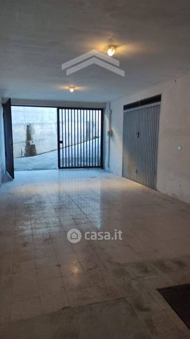 Box/posto auto in residenziale in Viale Alessandro Manzoni 71