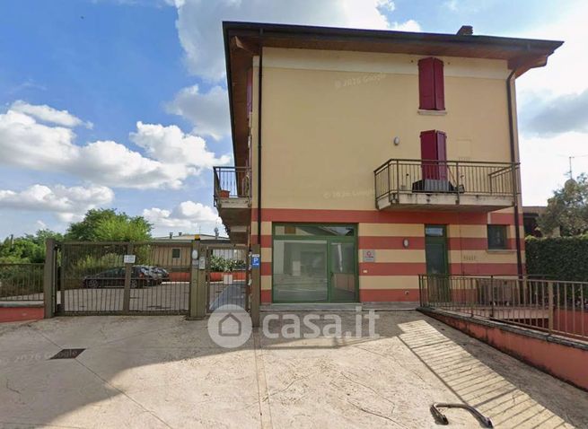 Ufficio in commerciale in Via Levadello 6