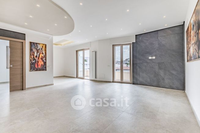 Appartamento in residenziale in Via Nino Bixio