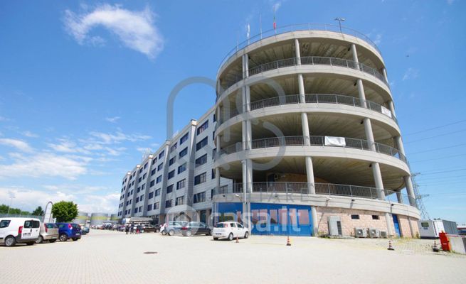 Ufficio in commerciale in Strada della Cebrosa 86