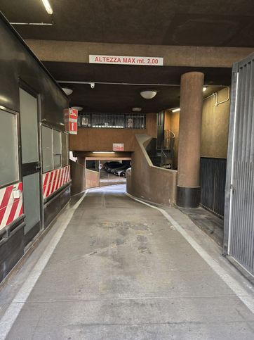 Garage/posto auto in residenziale in Via Pantano 10