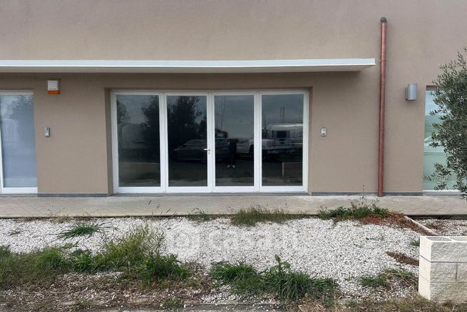 Ufficio in commerciale in 