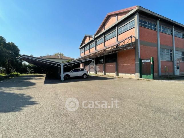 Capannone in commerciale in Via Nuova 16