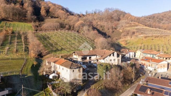 Casa indipendente in residenziale in Via Rossignola 11