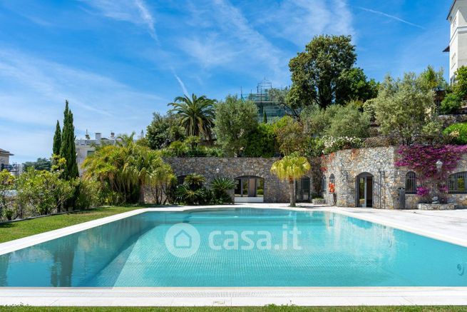 Villa in residenziale in 