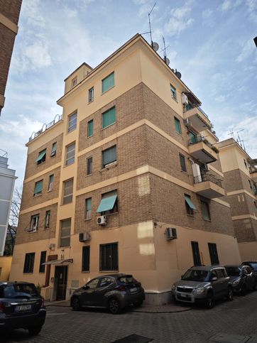 Appartamento in residenziale in Via Tuscolana 650