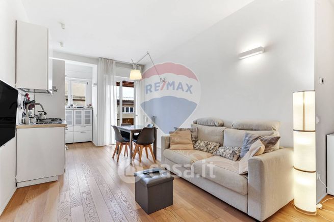 Appartamento in residenziale in Via Giacinto Bruzzesi 25
