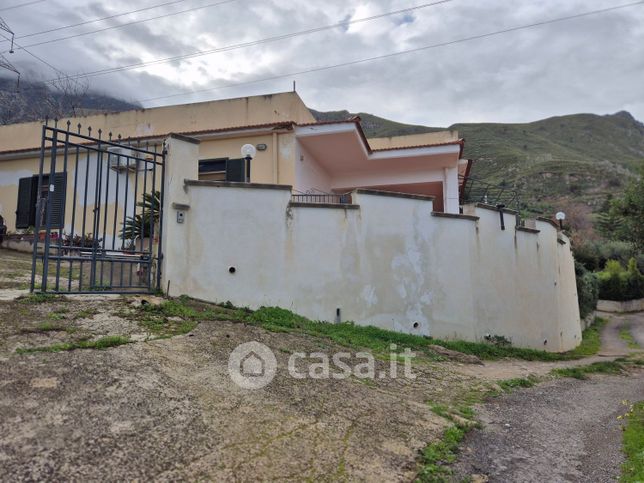 Villetta a schiera in residenziale in Via Alessandro Manzo