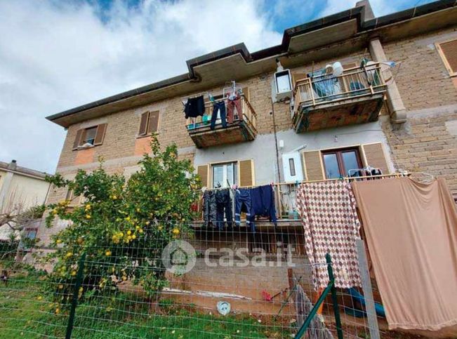 Appartamento in residenziale in Via Francesco Petrarca 74