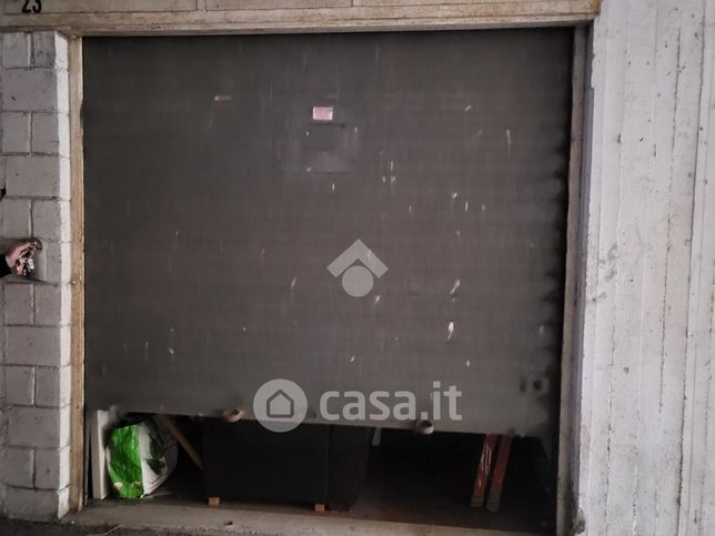 Garage/posto auto in residenziale in Via Carlo Pisacane 5