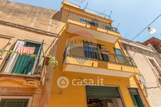 Casa indipendente in residenziale in Via Pluchino 2