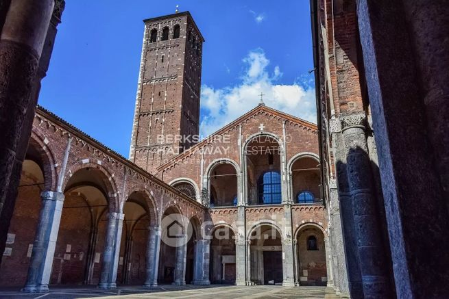 Garage/posto auto in residenziale in Piazza Sant'Ambrogio