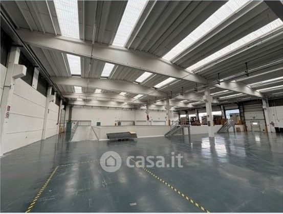Capannone in commerciale in Autostrada del Sole