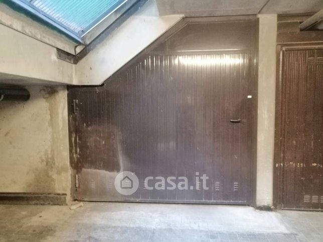 Box/posto auto in residenziale in Via Pietro Custodi 3