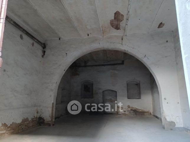 Box/posto auto in residenziale in Via di Spugna