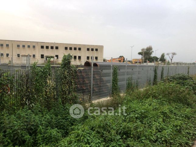 Capannone in commerciale in Via Napoli