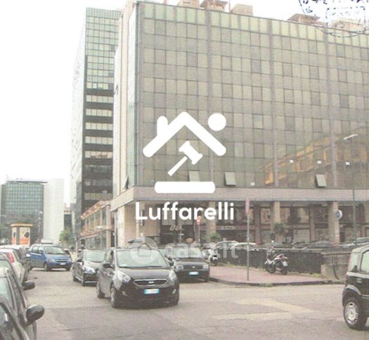 Ufficio in commerciale in Via Giovanni Porzio 4