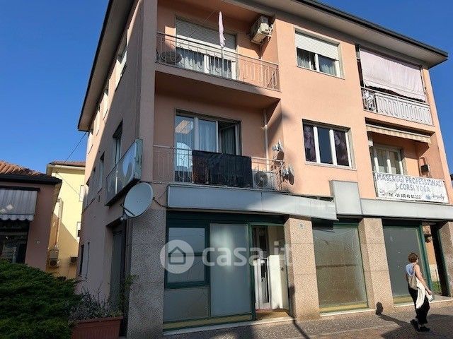 Ufficio in commerciale in Via Malcotti 12
