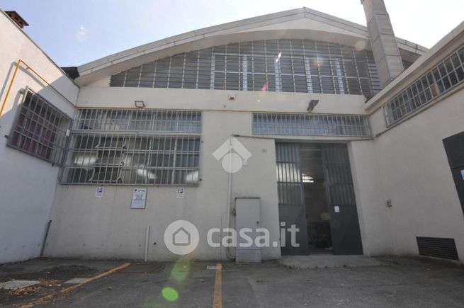 Capannone in commerciale in Via Larga 15