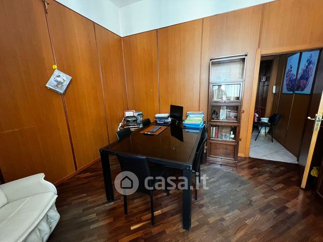 Ufficio in commerciale in Corso Meridionale 47
