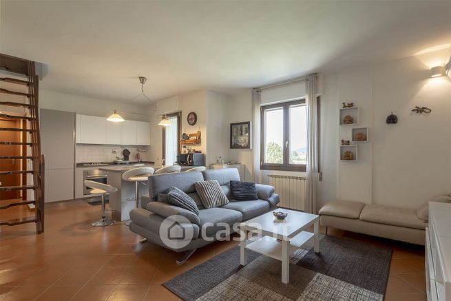Appartamento in residenziale in Via Ippolito Nievo 68